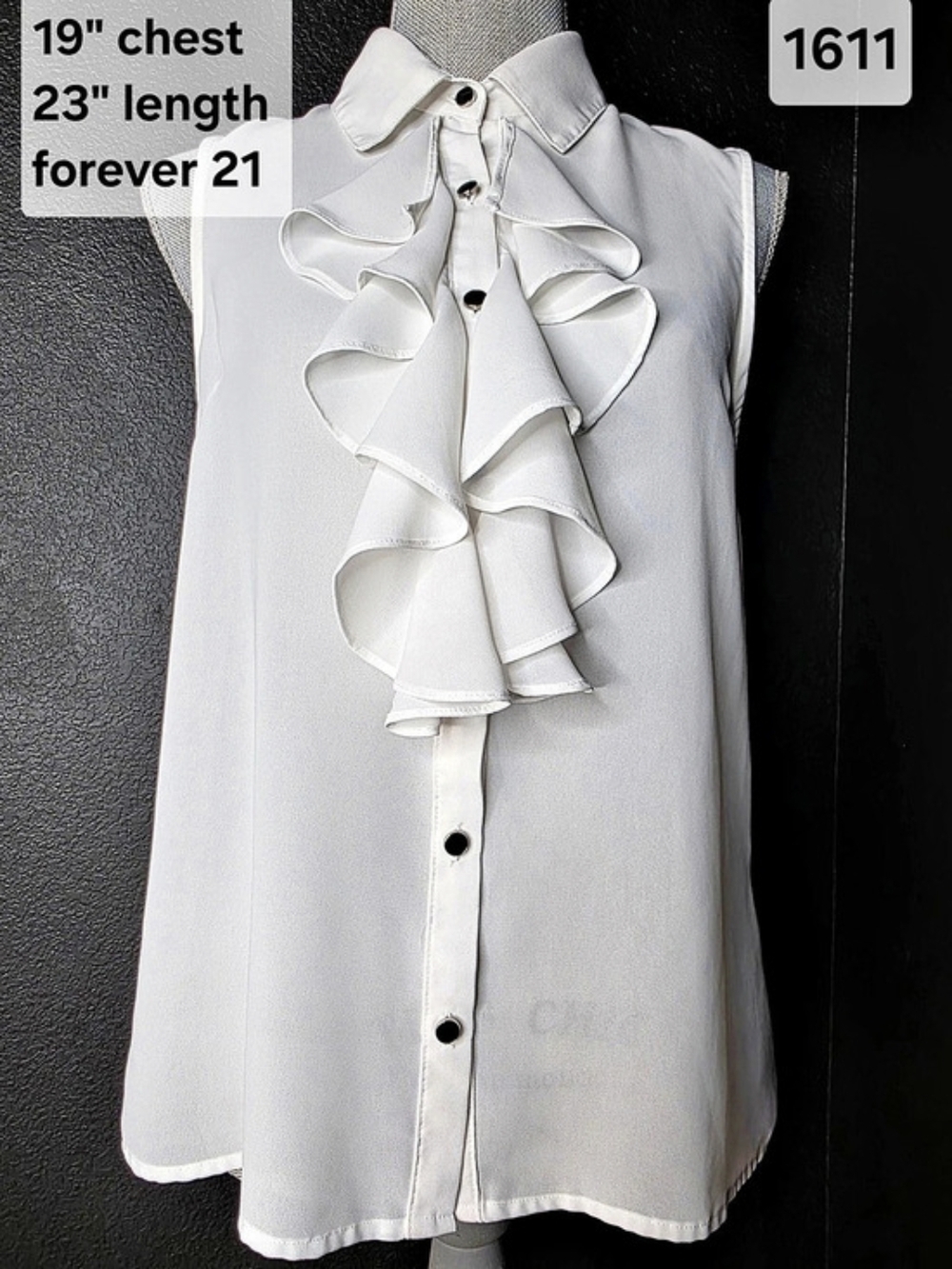 Forever 21 Ruffle Front Blouse in White Size Small